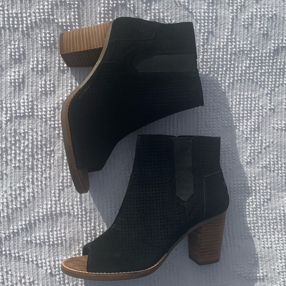 TOMS Majorca Perforated Pump Open Toe Booties 7